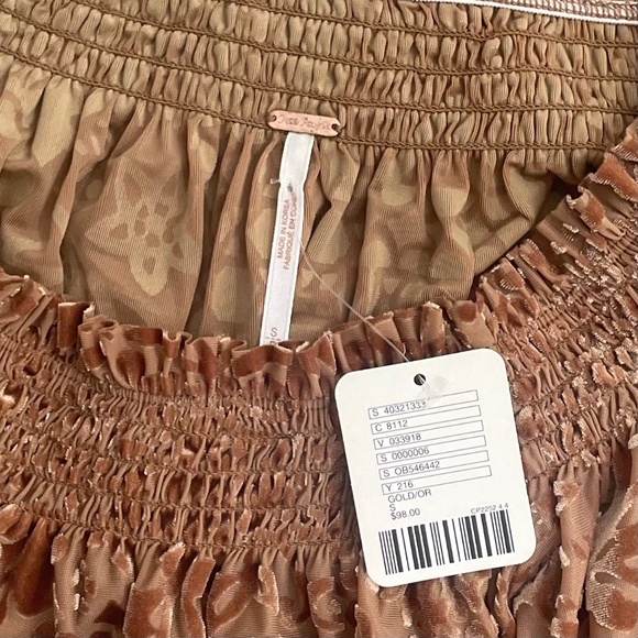 NWT!! FREE PEOPLE A Little Twist Off Shoulder Velvet Top Blouse Gold Brown Small - Picture 14 of 16